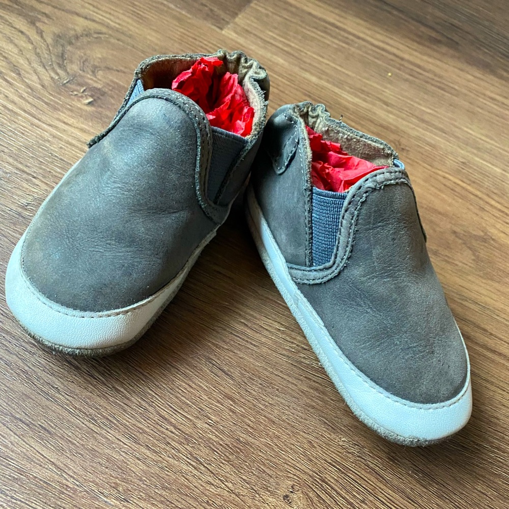 Robeez Soft Sole Leather Barefoot shoes